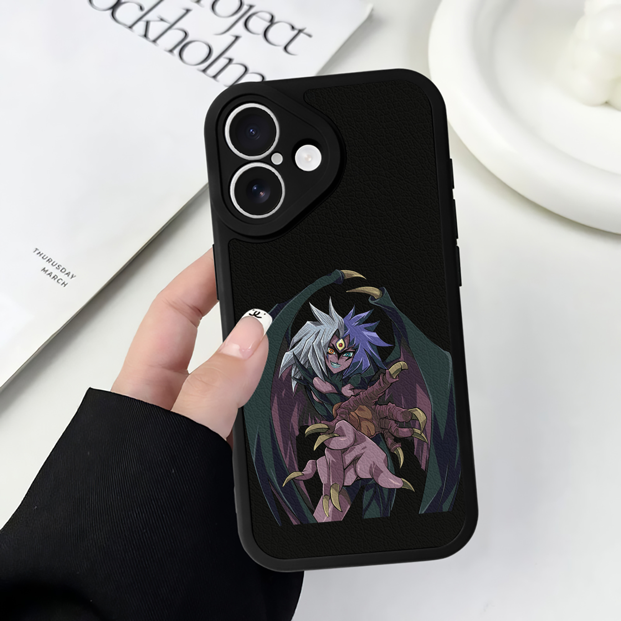（画像用） 遊☆戯☆王 Yu-Gi-Oh! 【iPhone 16シリーズ対応】シリコンスマホケース（レザー調） 材質：シリコン